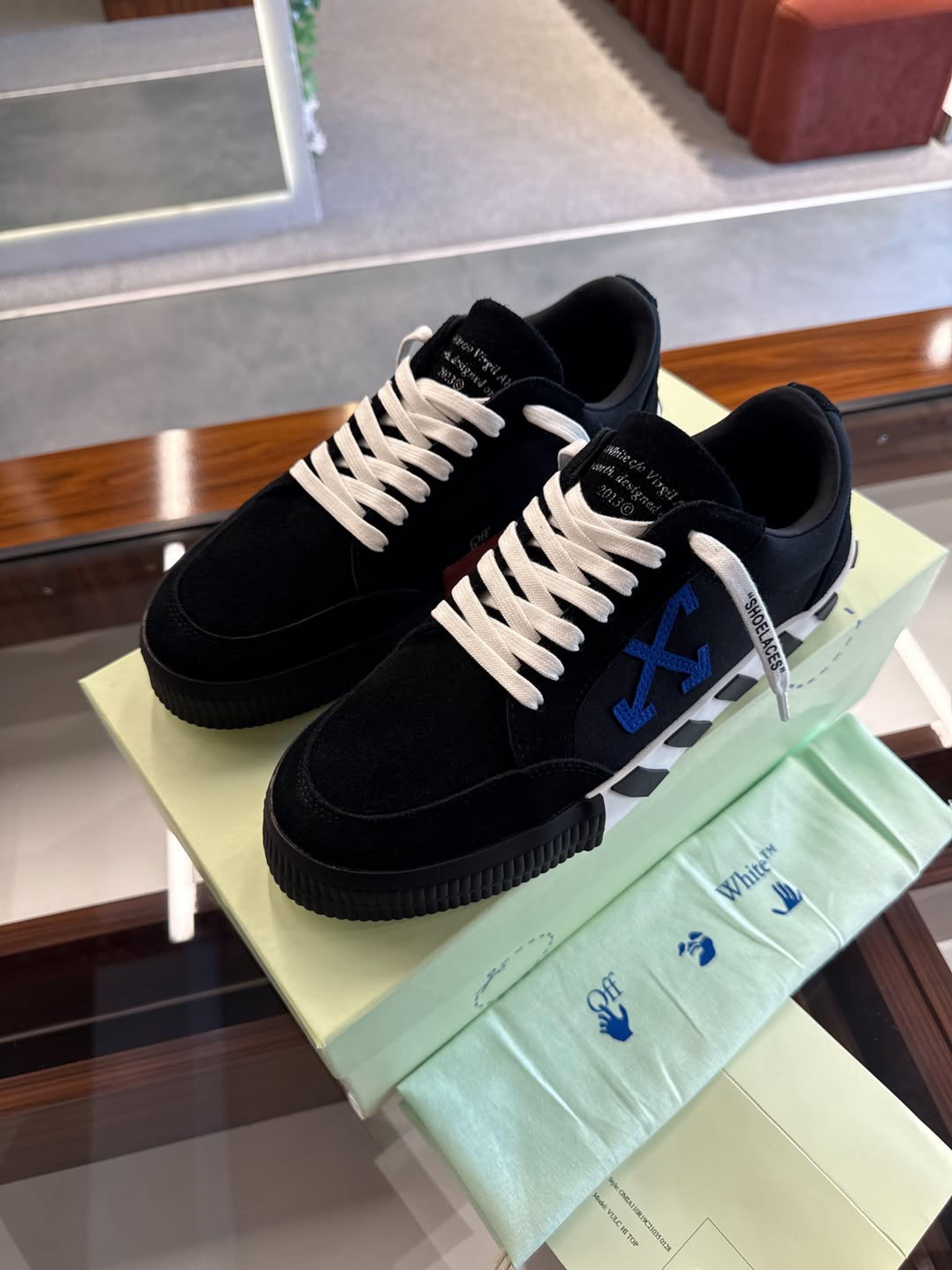 Off White Black Blue