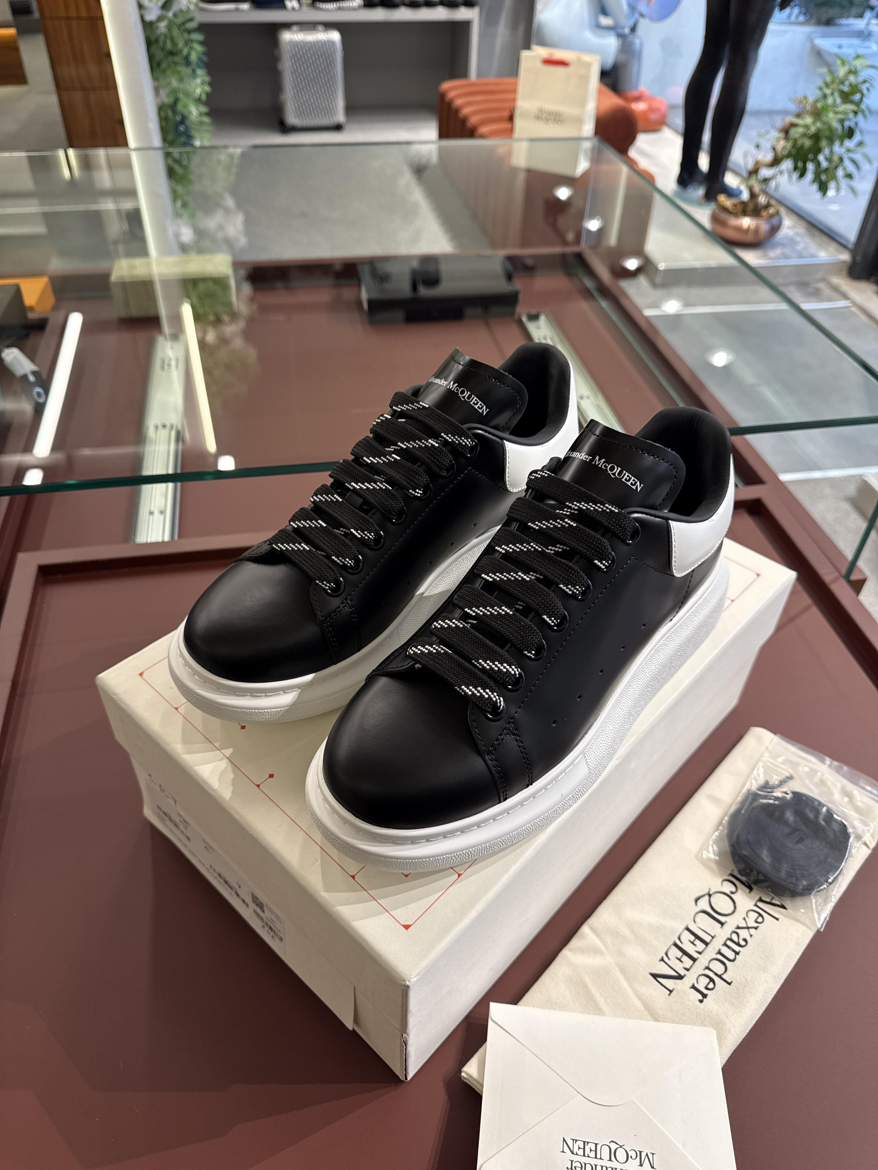 Alexander McQueen-SBT9076