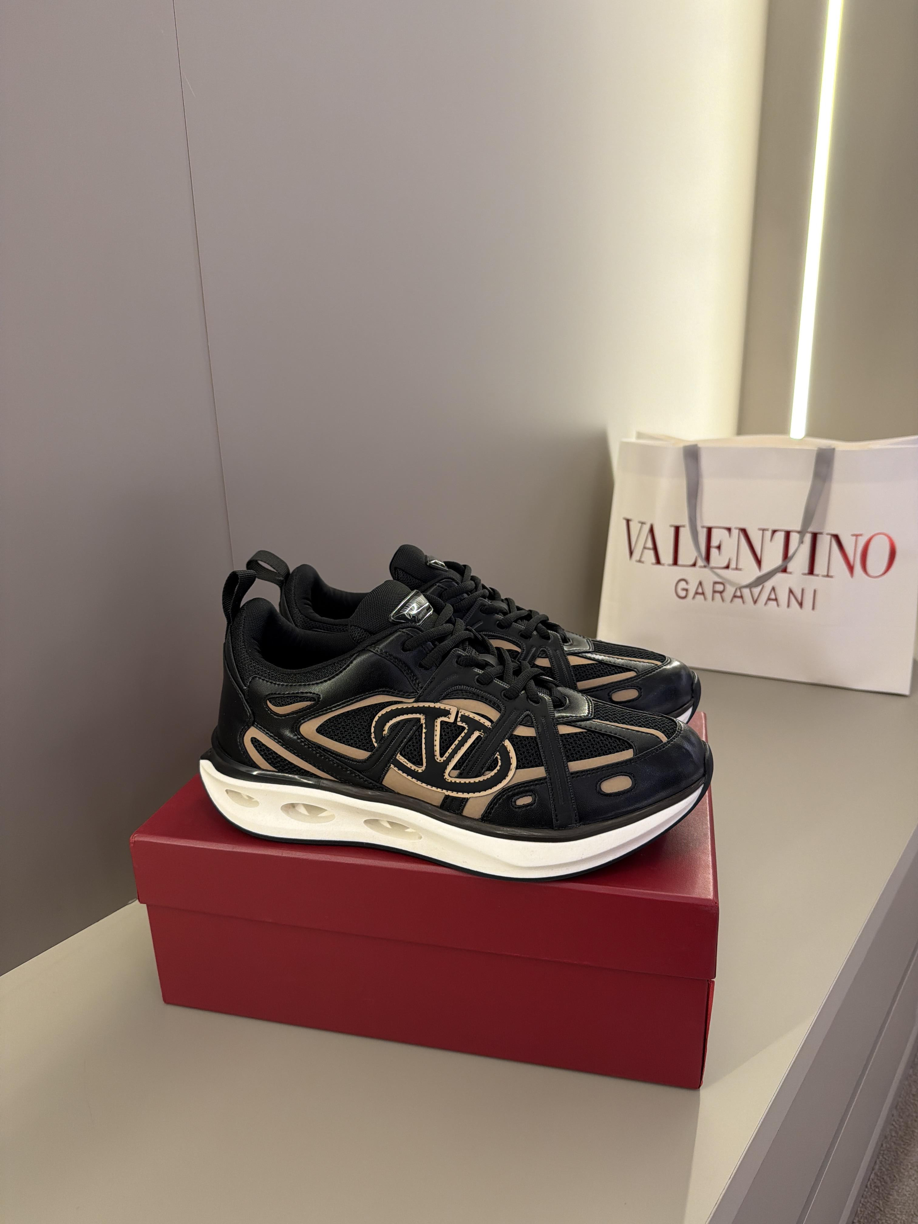 Garavani VLogo Easyjog sneakers