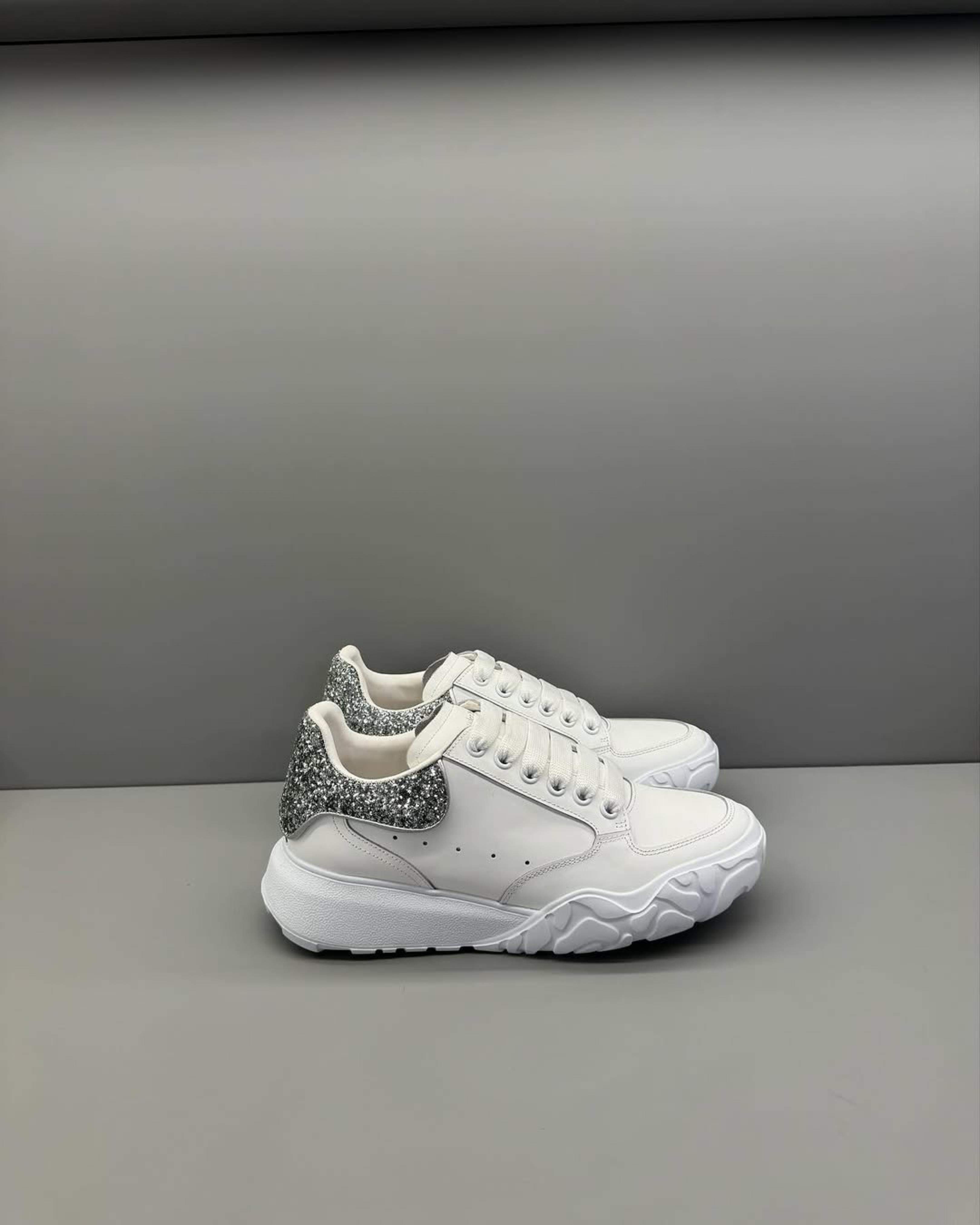 Alexander McQueen Sim