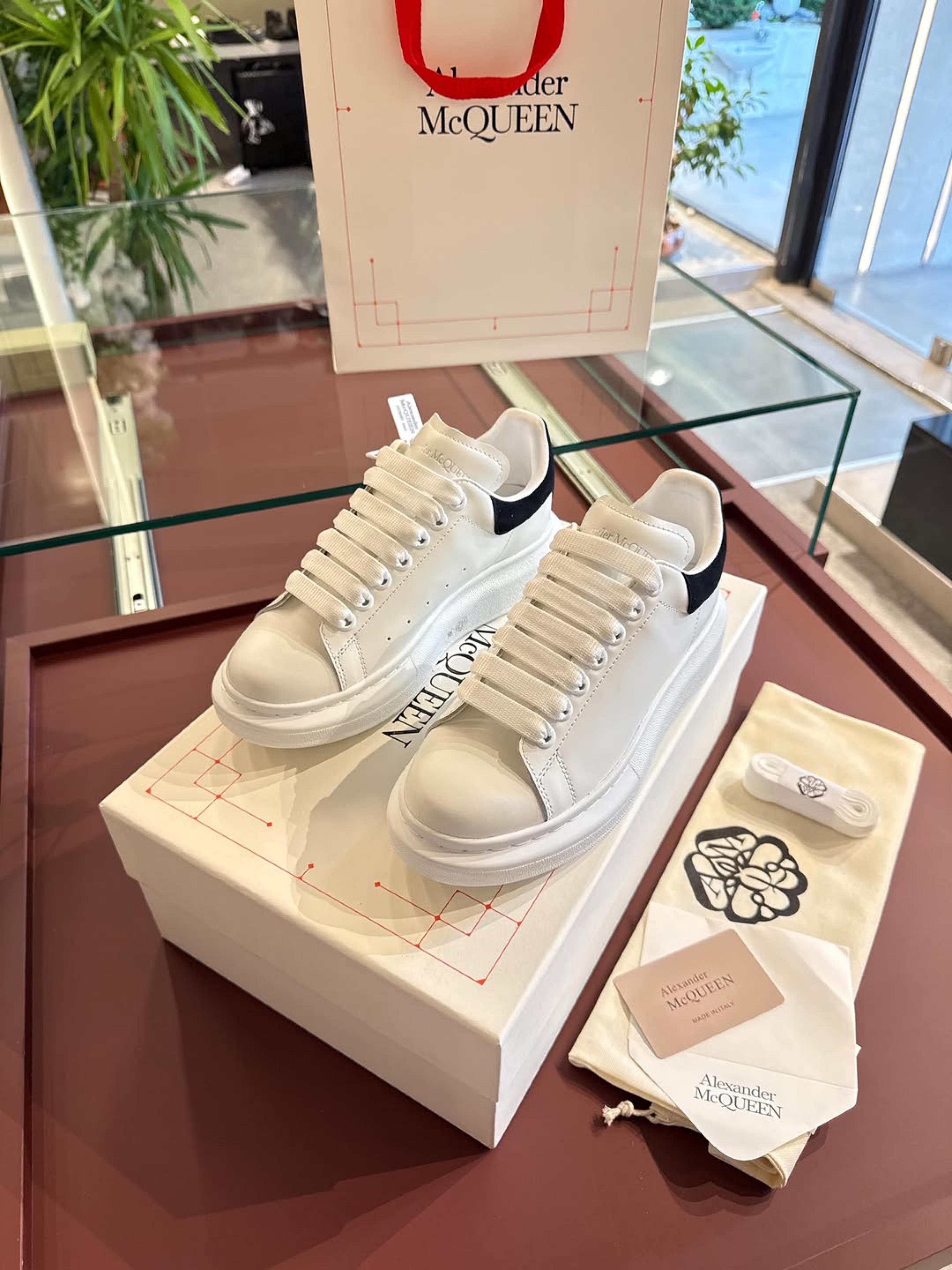 Alexander McQueen süet-312