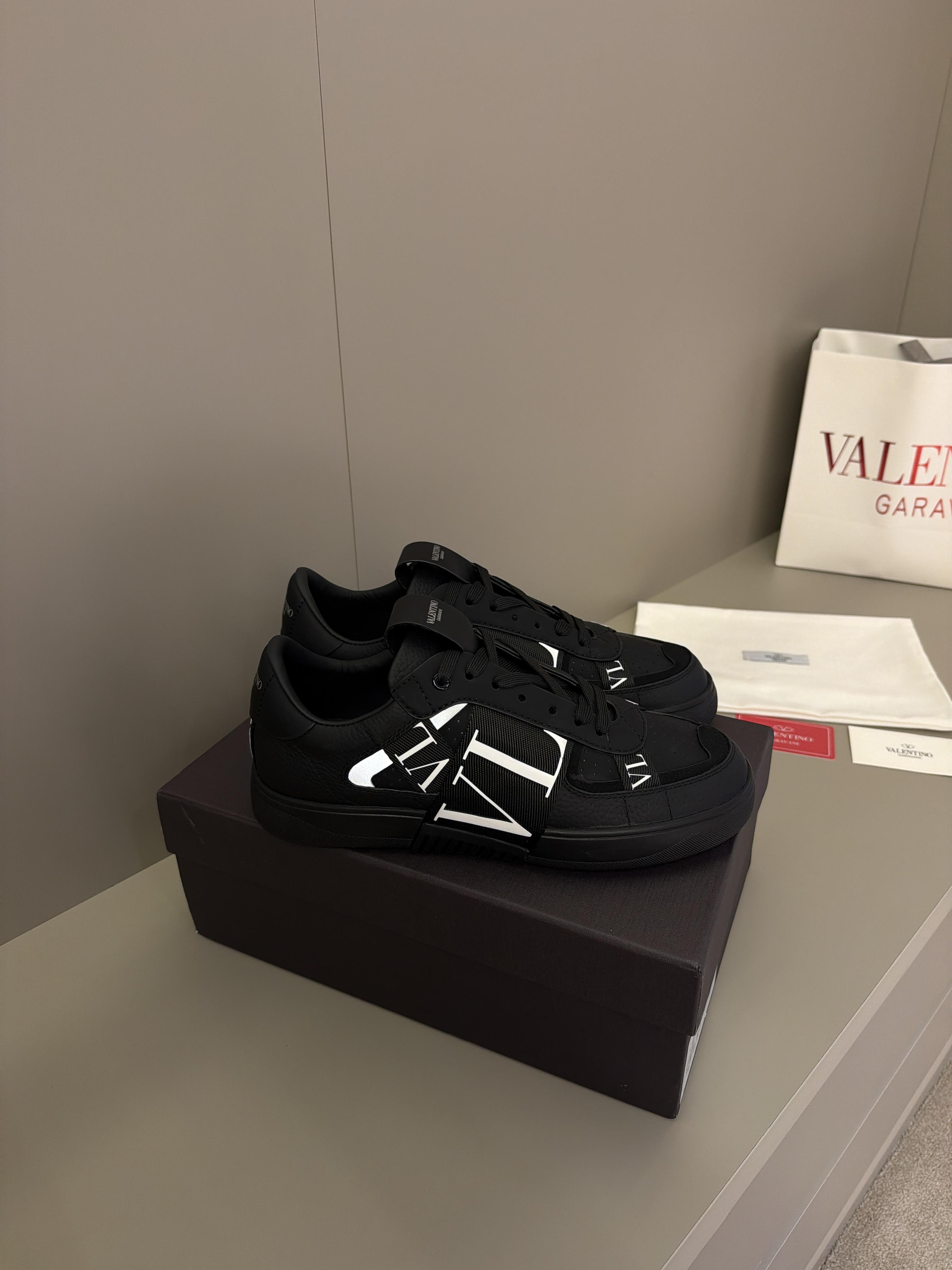 Valentino Garavani Siyah Erkek Deri Sneaker (kods1102)
