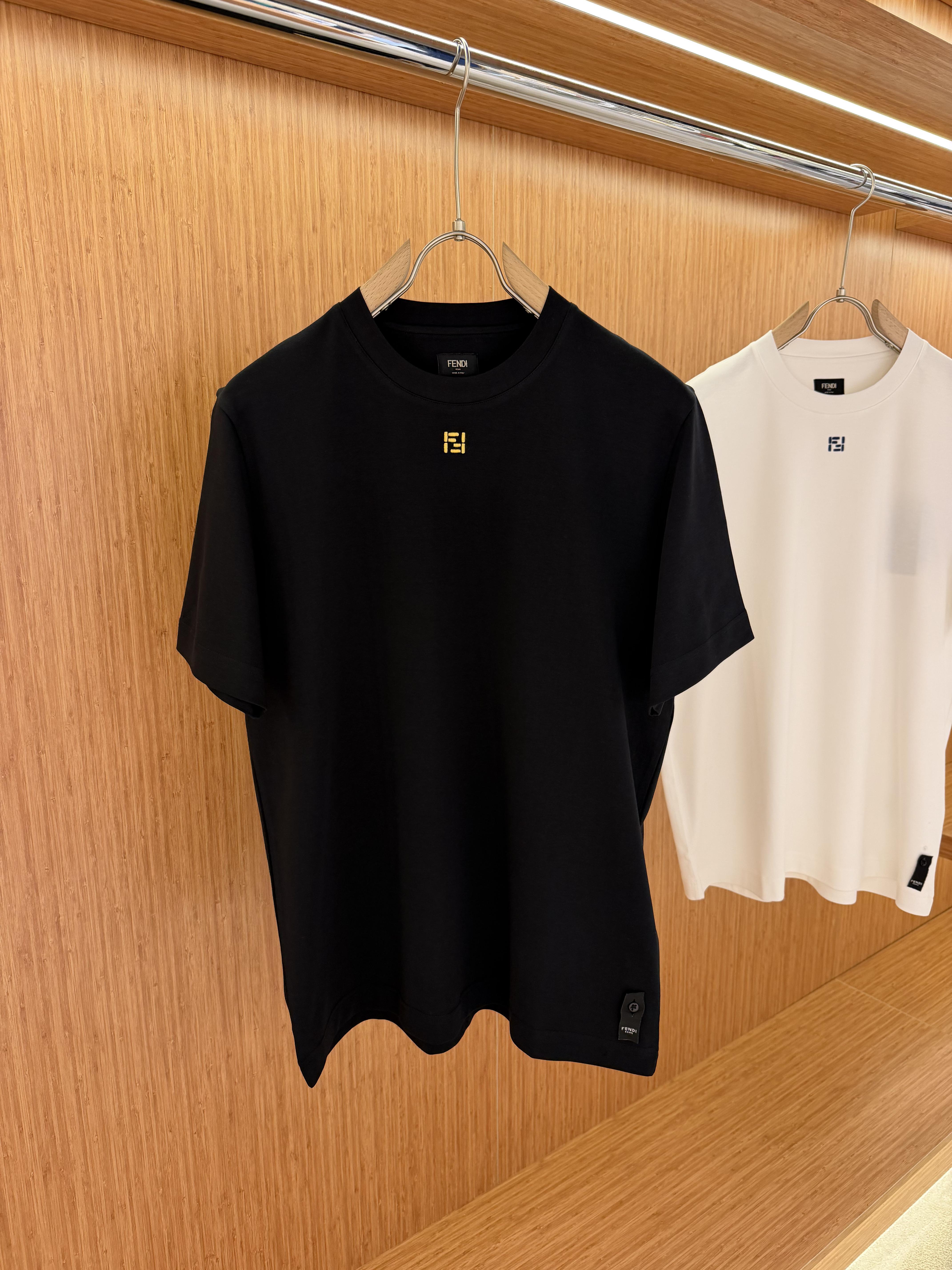 FENDİ T-shirt S