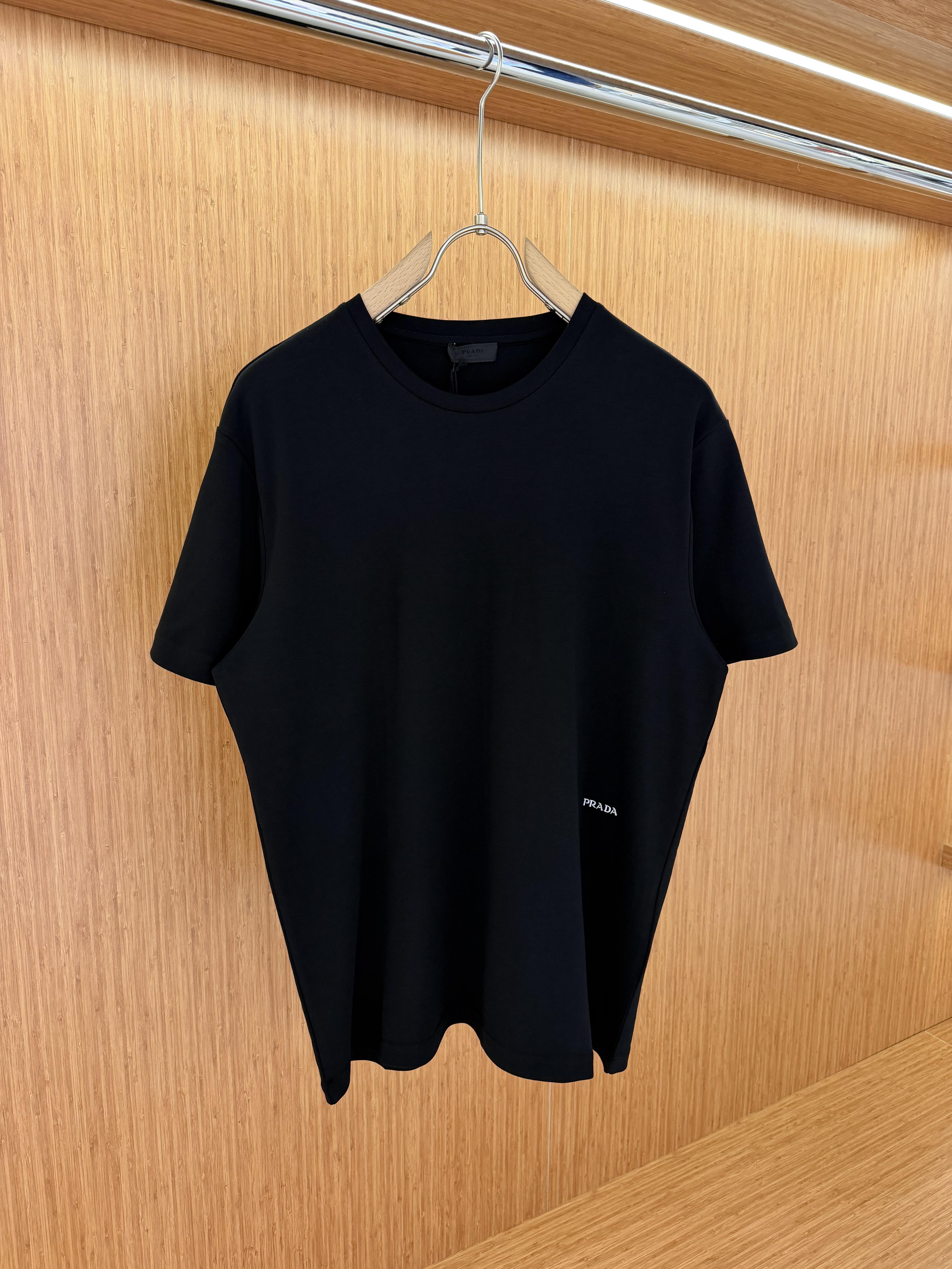 Prada Black2