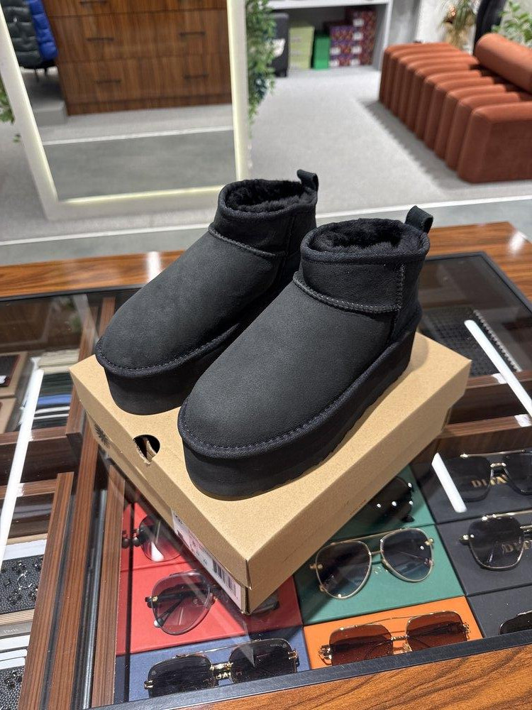 UGG -8004