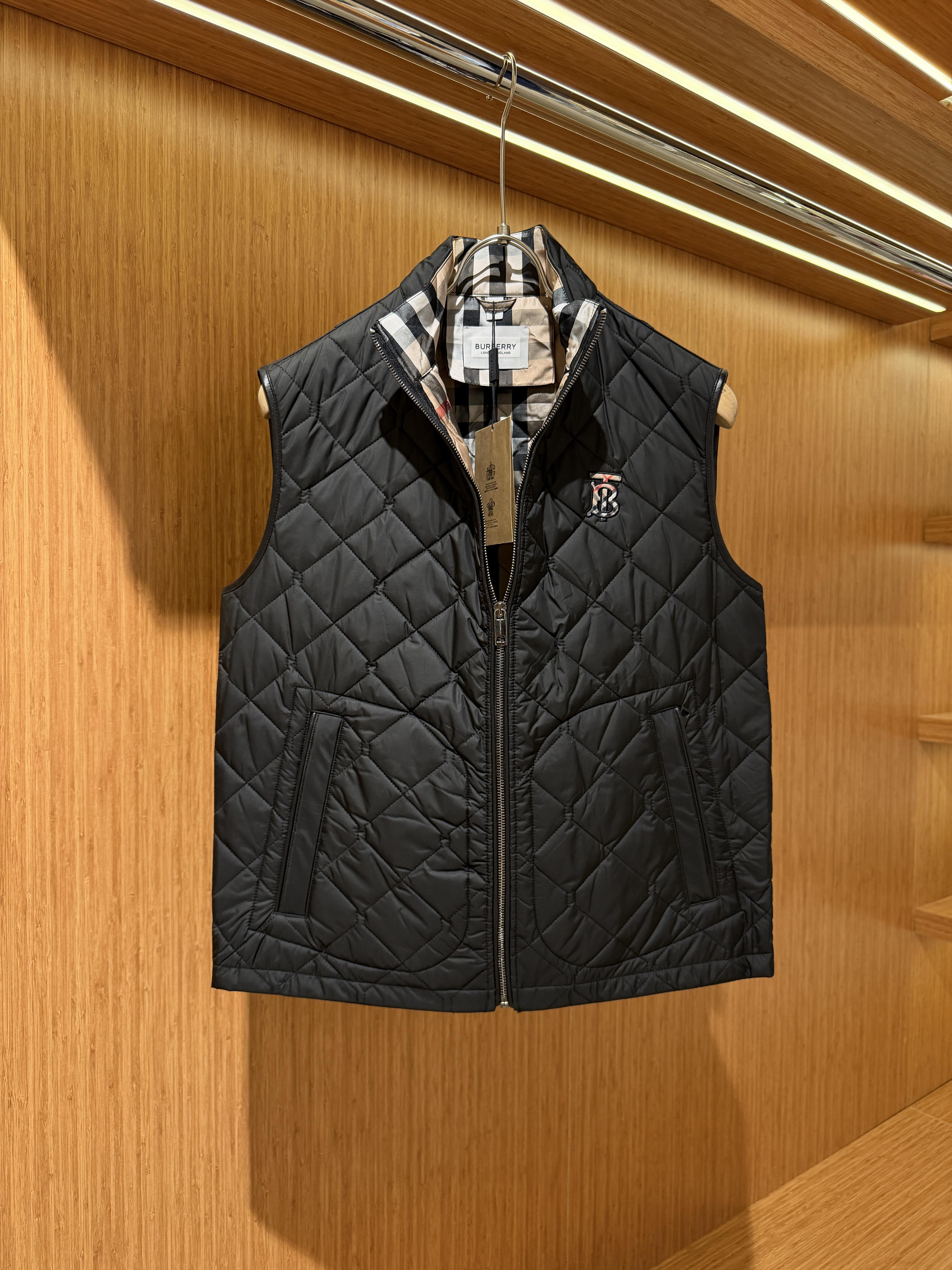 Burberry diamond-quilted vest