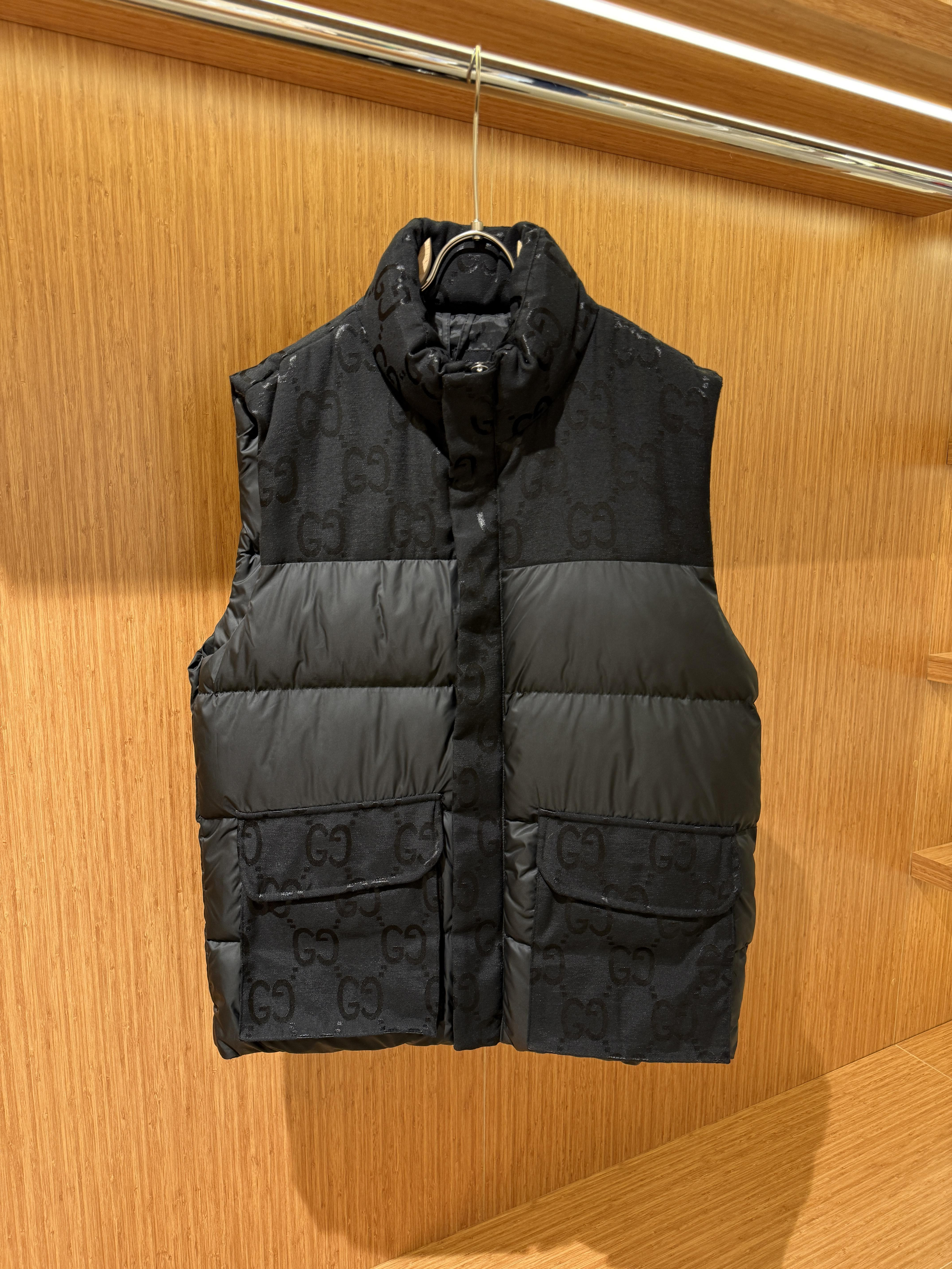 Dolce & Gabbana patterned vesT