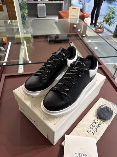 Alexander McQueen-SBT9076