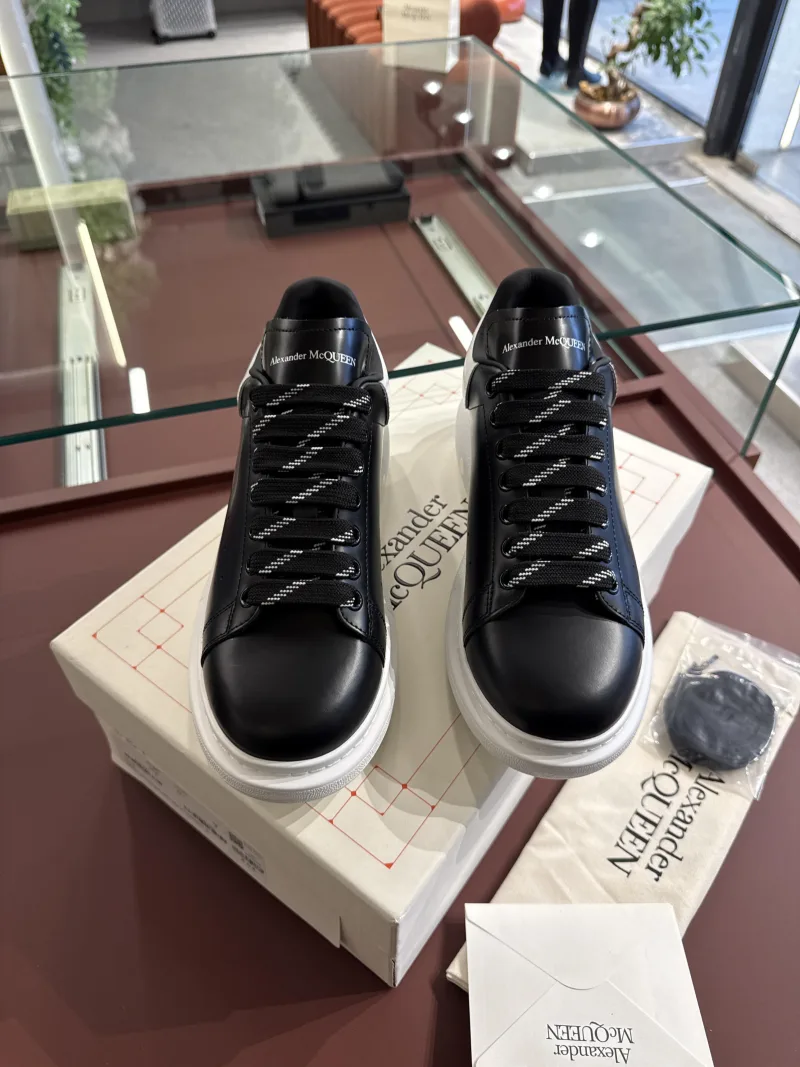 Alexander McQueen-SBT9076