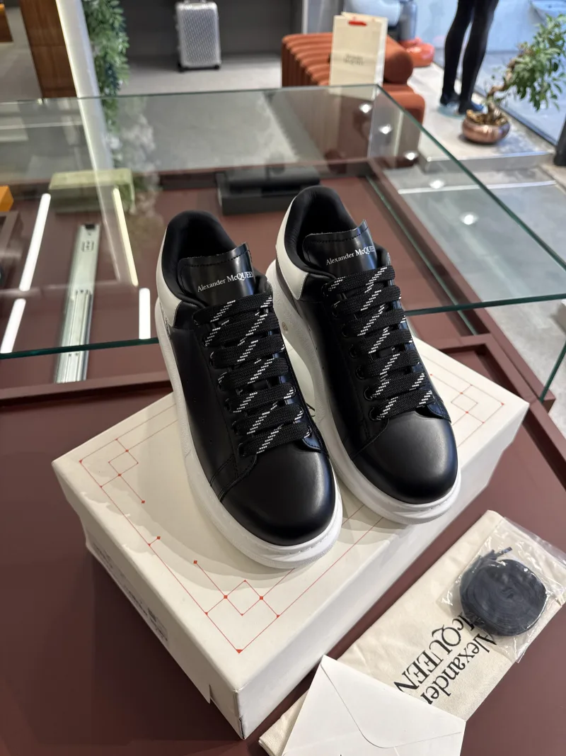 Alexander McQueen-SBT9076