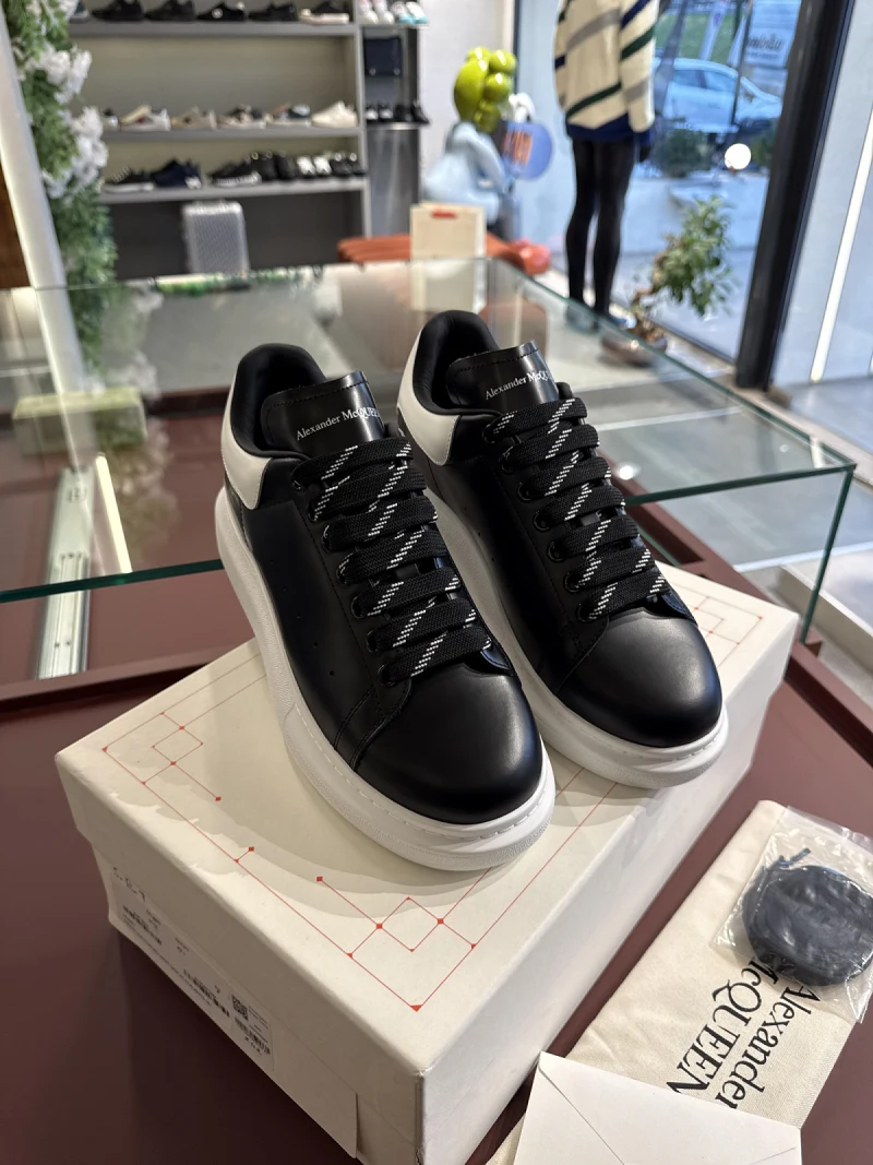 Alexander McQueen-SBT9076