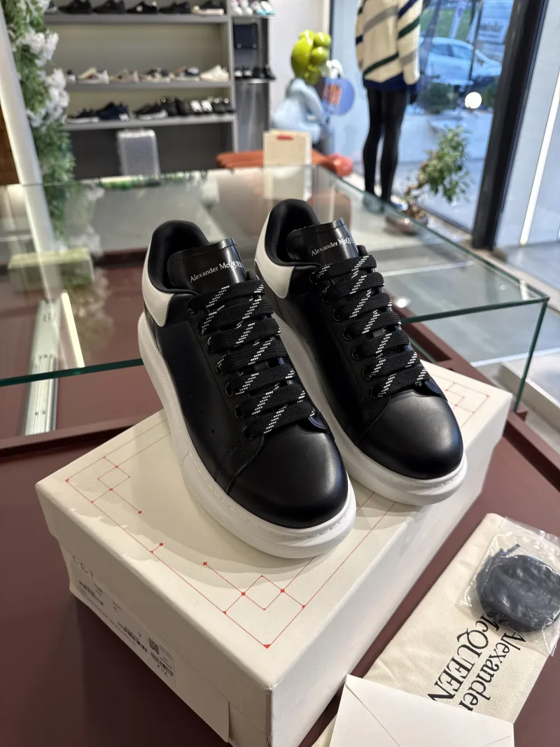 Alexander McQueen-SBT9076