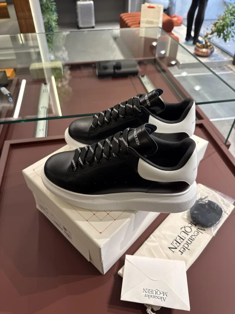 Alexander McQueen-SBT9076