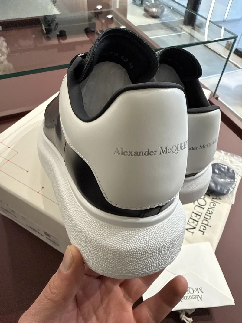 Alexander McQueen-SBT9076