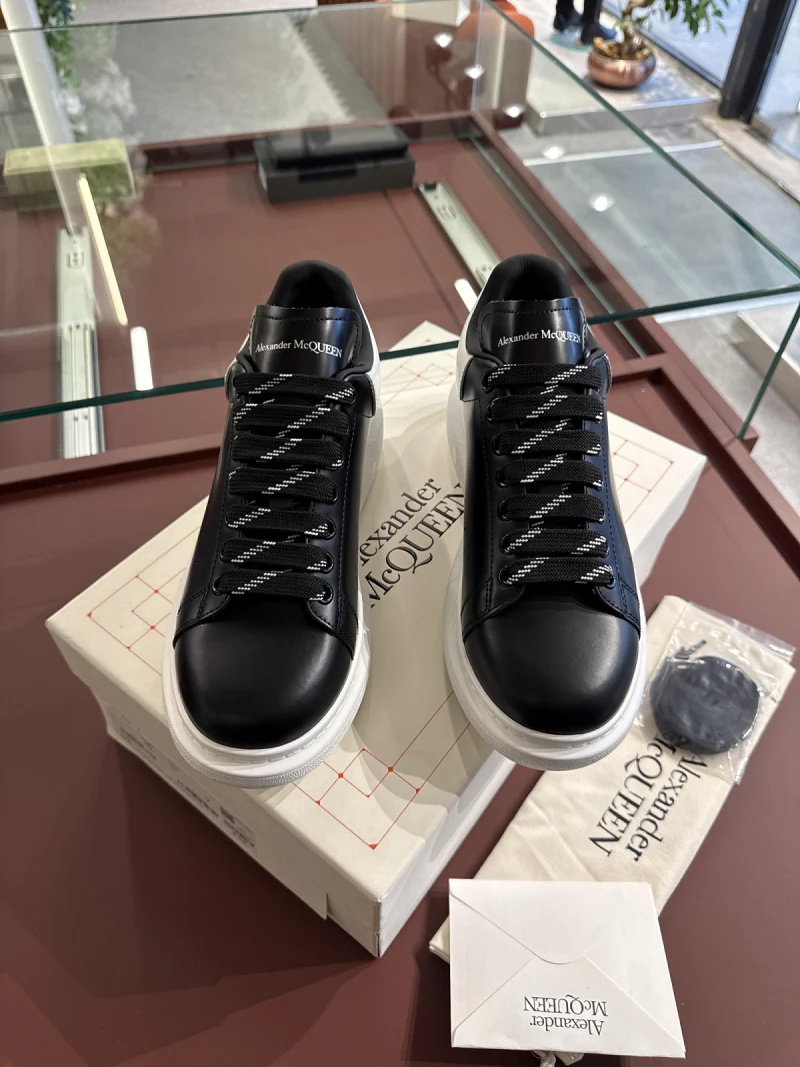 Alexander McQueen-SBT9076