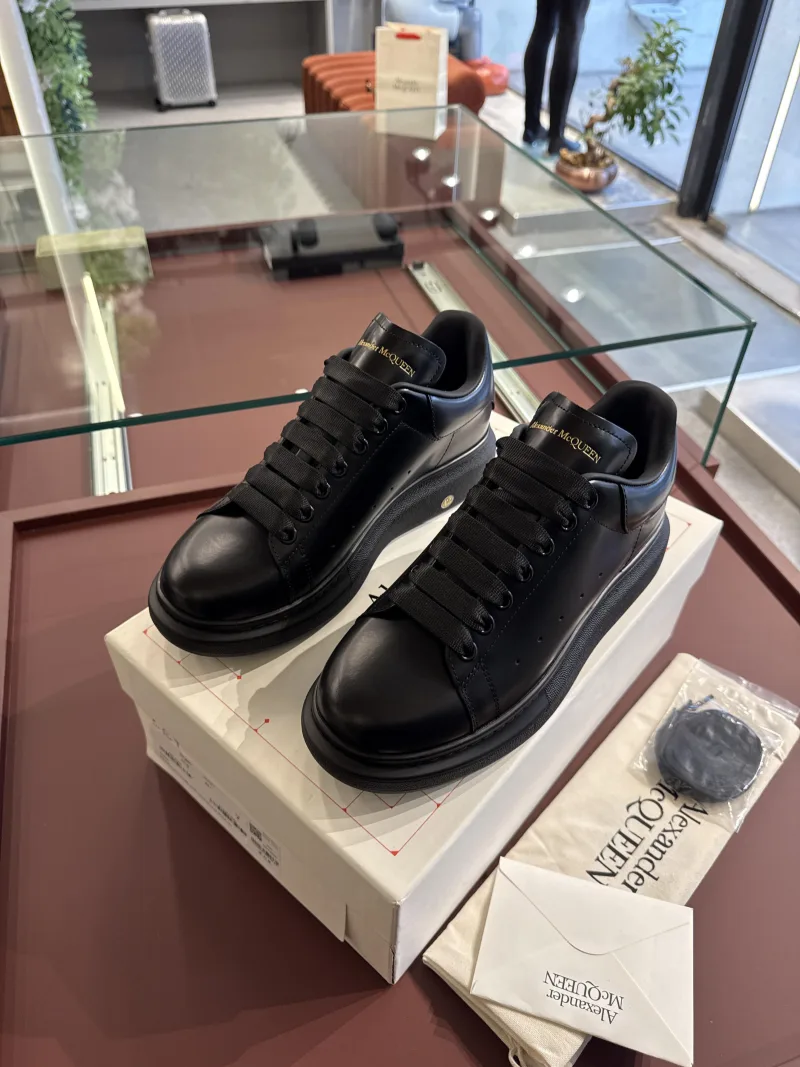 Alexander McQueen-mc01
