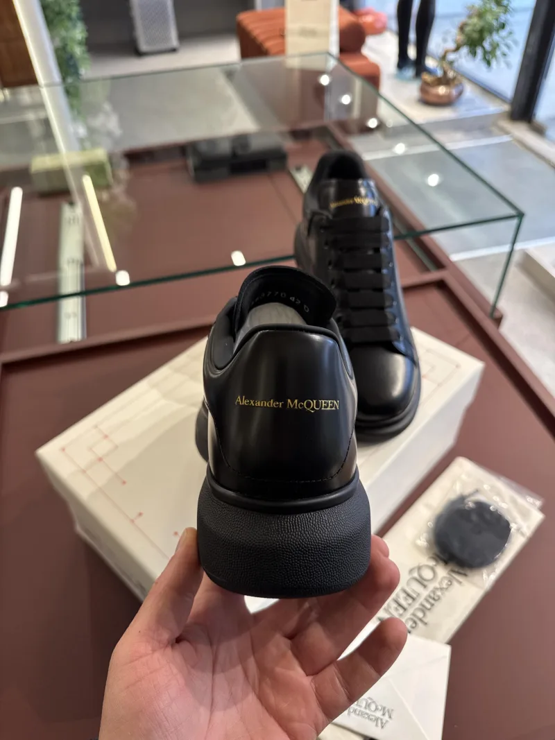 Alexander McQueen-mc01