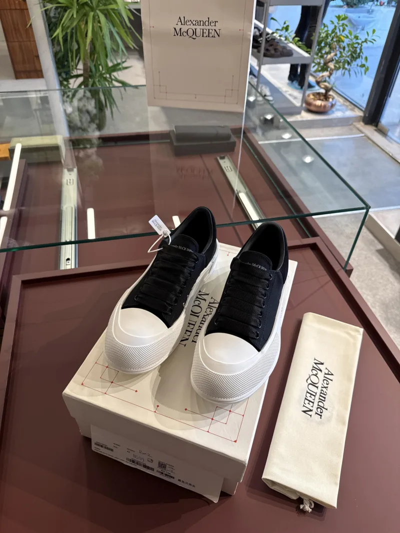 Alexander McQueen BS99