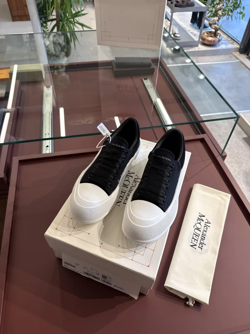 Alexander McQueen BS99