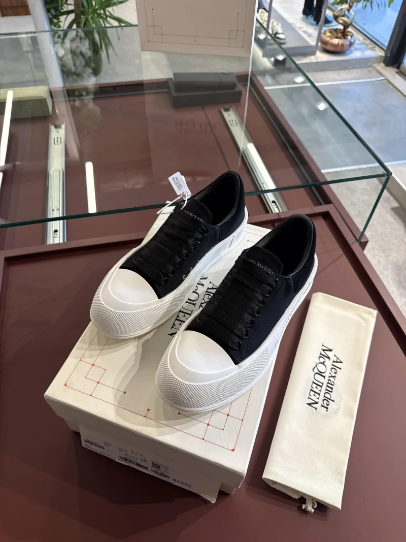 Alexander McQueen BS99