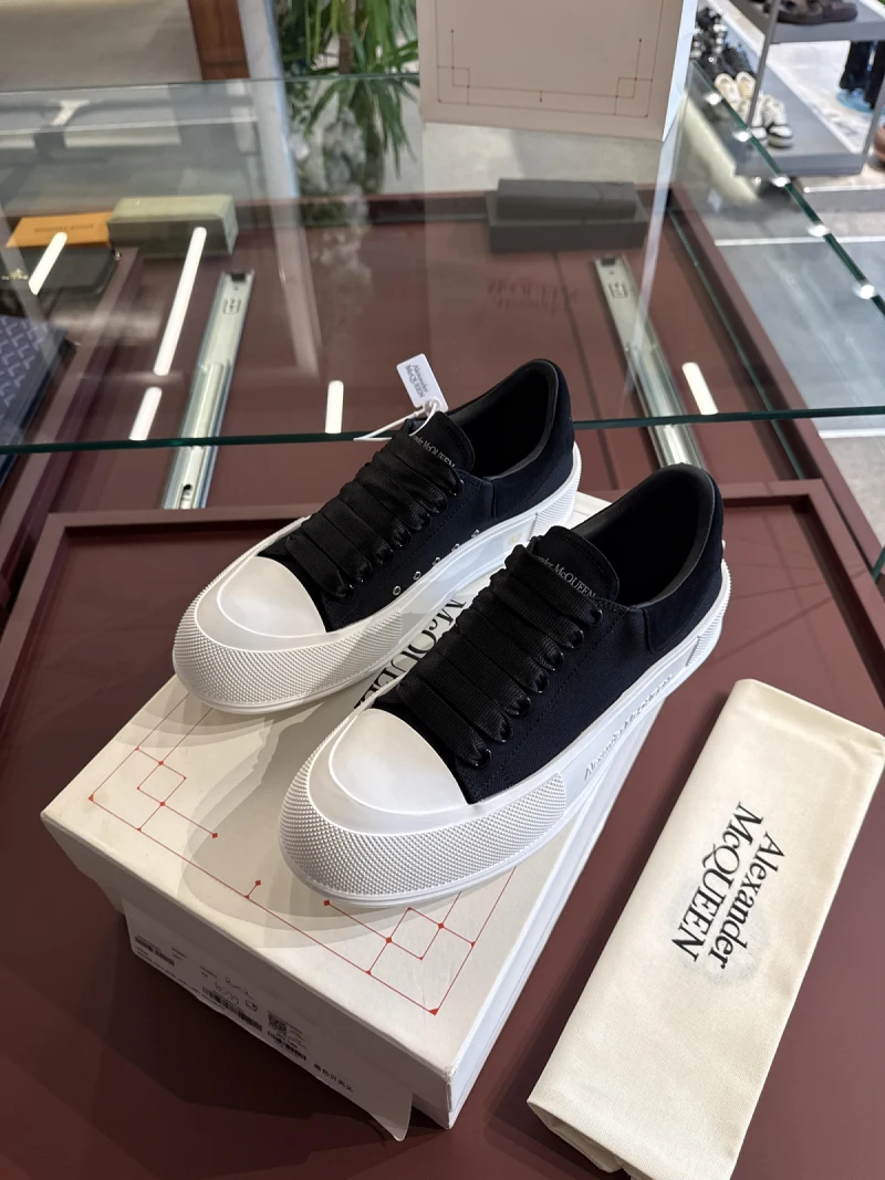 Alexander McQueen BS99