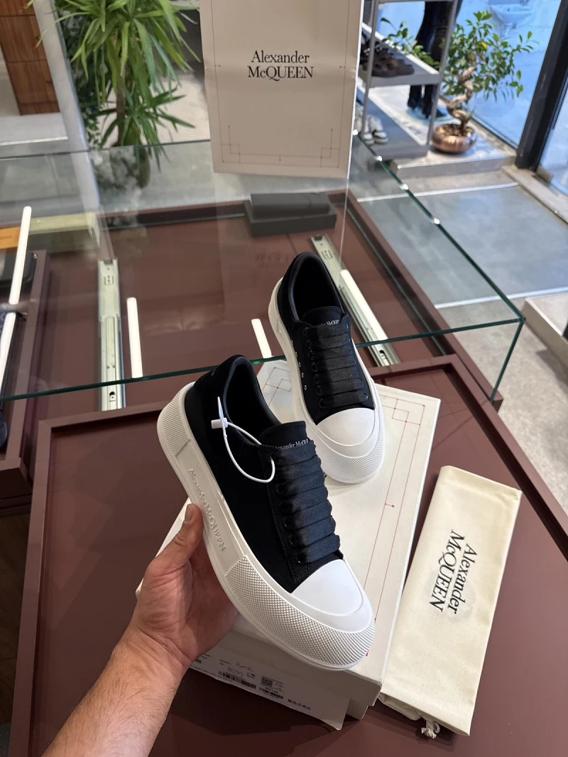 Alexander McQueen BS99