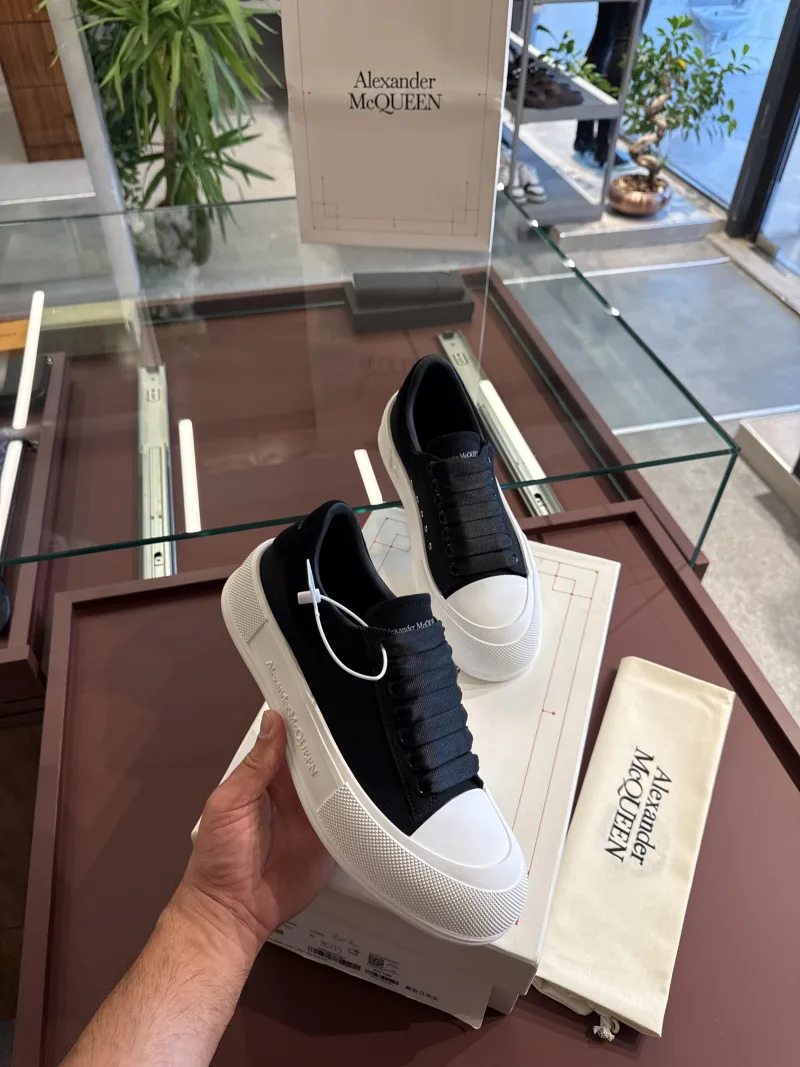 Alexander McQueen BS99