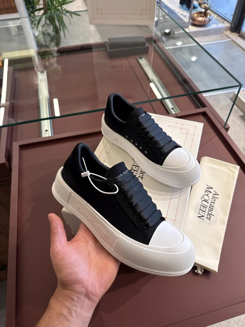 Alexander McQueen BS99
