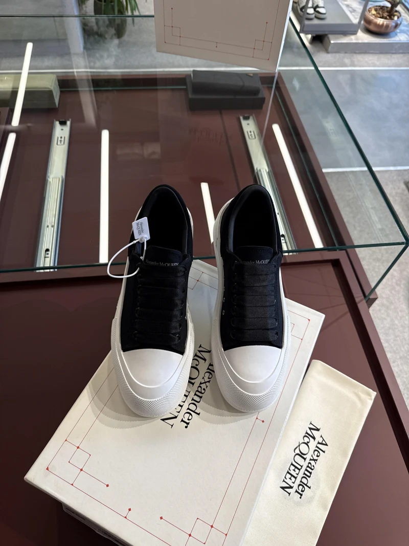 Alexander McQueen BS99