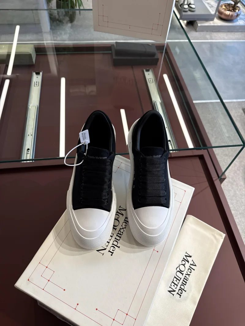 Alexander McQueen BS99