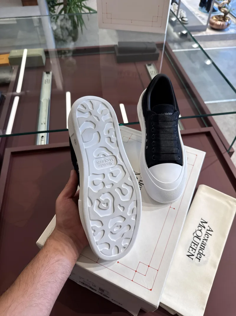 Alexander McQueen BS99