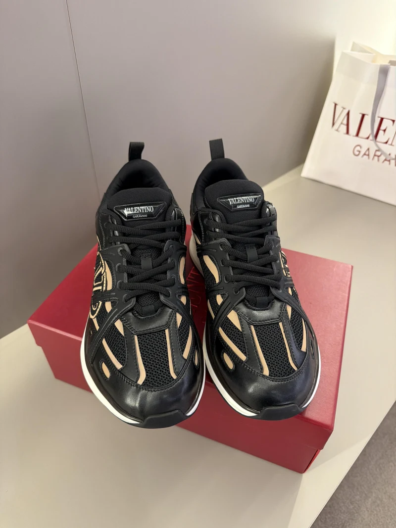 Garavani VLogo Easyjog sneakers