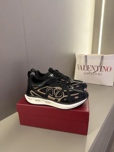Garavani VLogo Easyjog sneakers