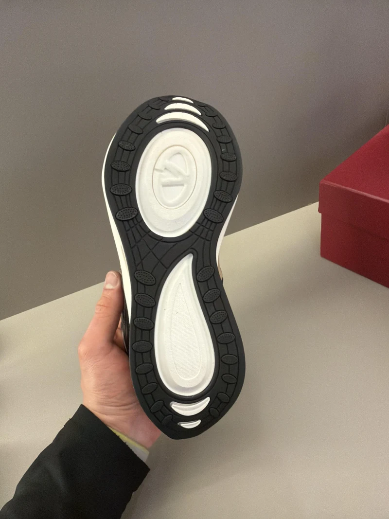 Garavani VLogo Easyjog sneakers