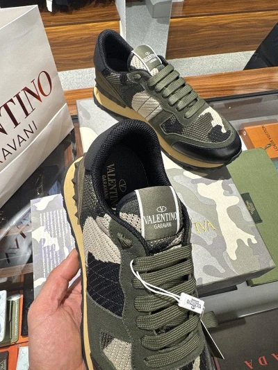 Valentino Garavanı sneakers