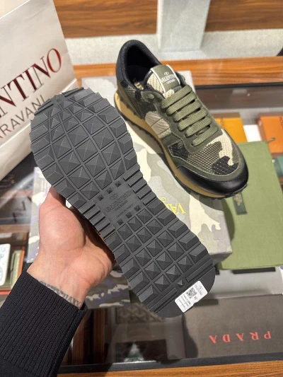 Valentino Garavanı sneakers