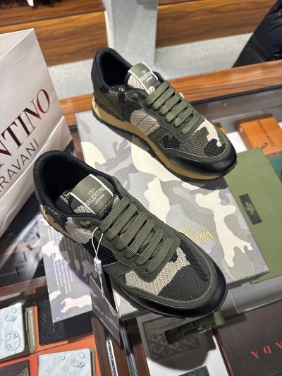 Valentino Garavanı sneakers