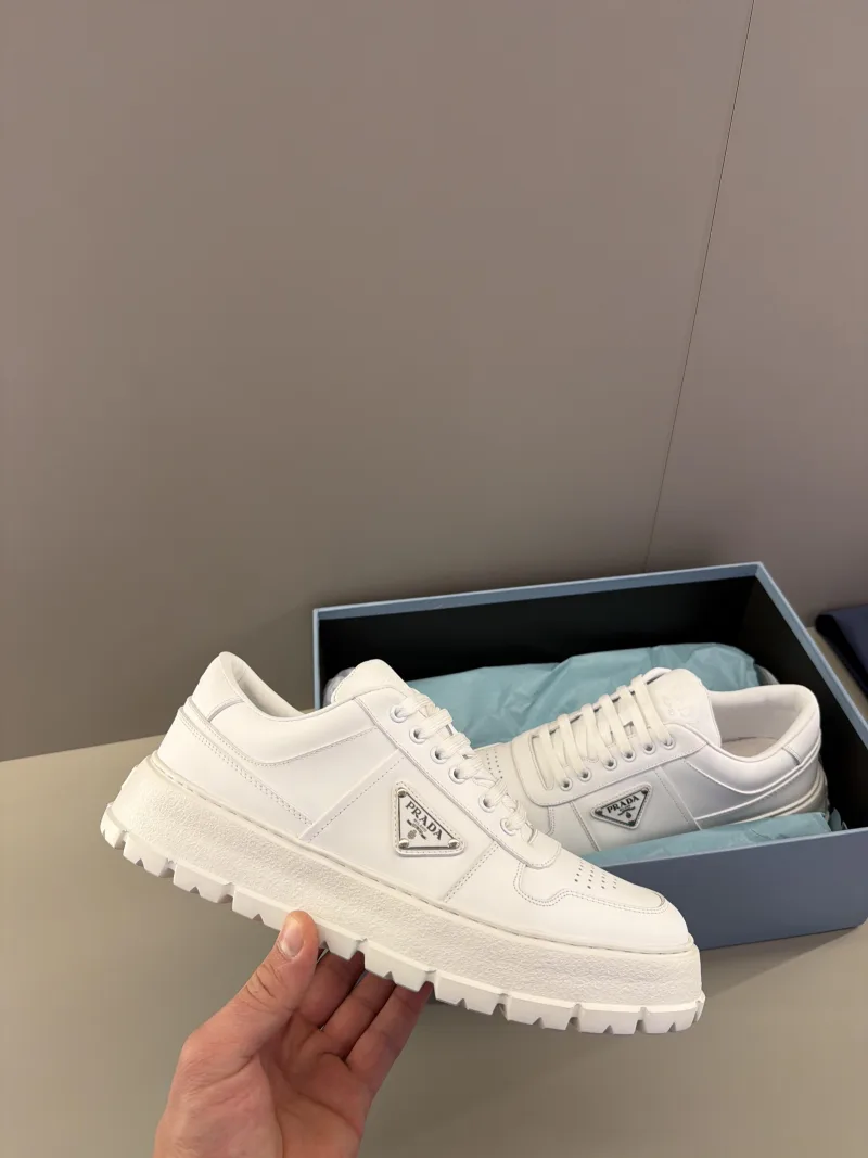 Prada Beyaz Deri Ayakkabı