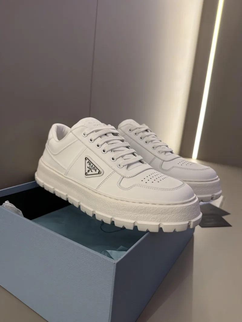 Prada Beyaz Deri Ayakkabı