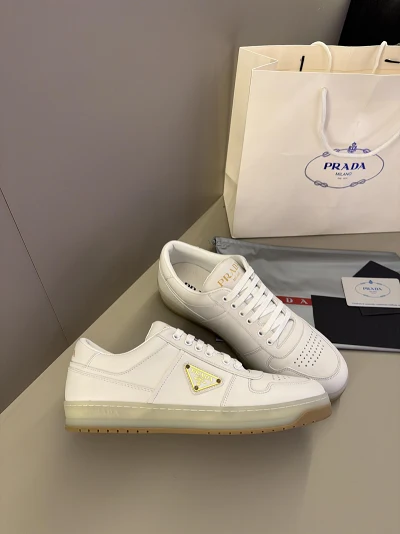 Prada Downtown beyaz ayakkabı