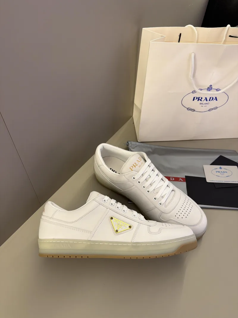 Prada Downtown beyaz ayakkabı