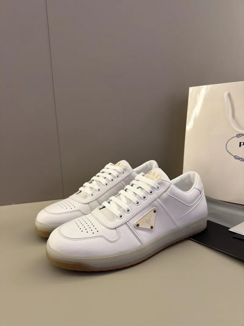 Prada Downtown beyaz ayakkabı