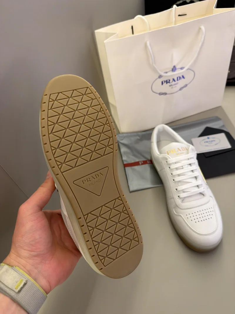 Prada Downtown beyaz ayakkabı
