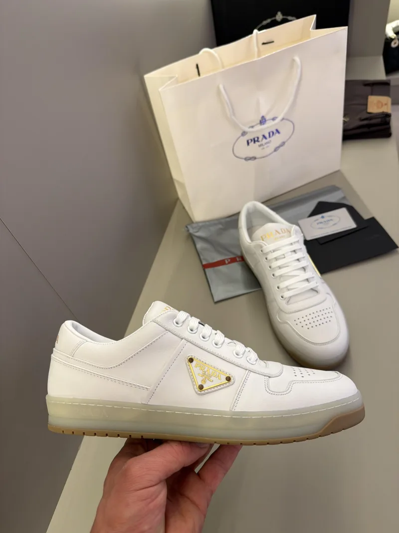 Prada Downtown beyaz ayakkabı