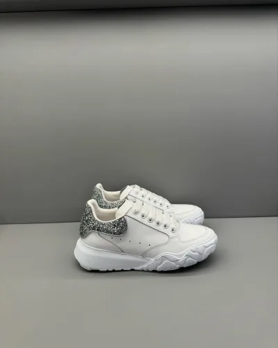 Alexander McQueen Sim
