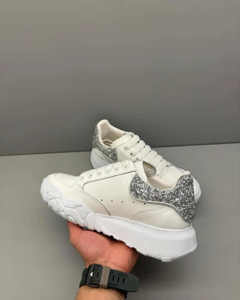 Alexander McQueen Sim