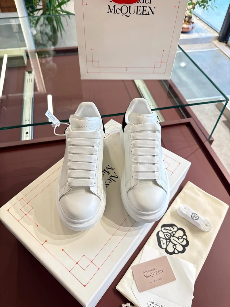 Alexander McQueen süet-312