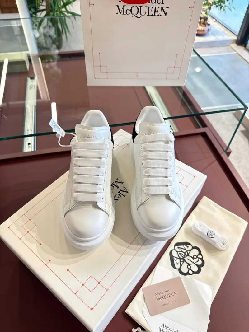 Alexander McQueen süet-312