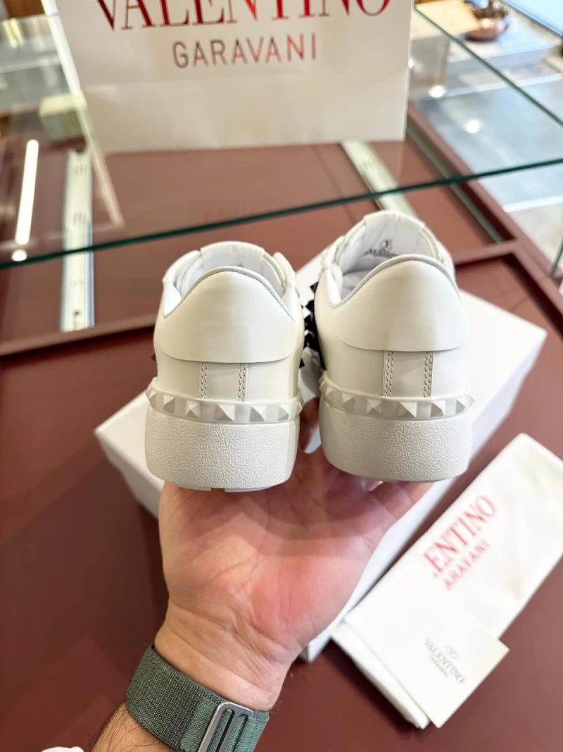 Valentino Garavani Rockstud Siyah Beyaz Kadın Deri Sneaker BS02
