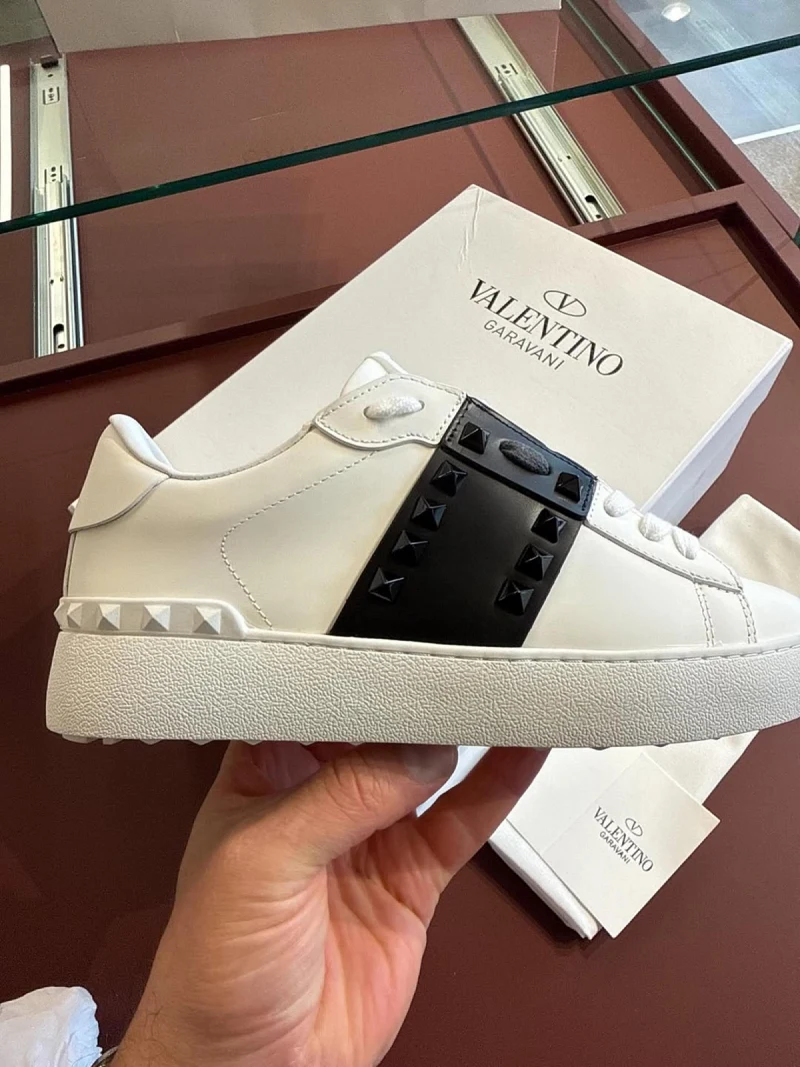 Valentino Garavani Rockstud Siyah Beyaz Kadın Deri Sneaker BS02